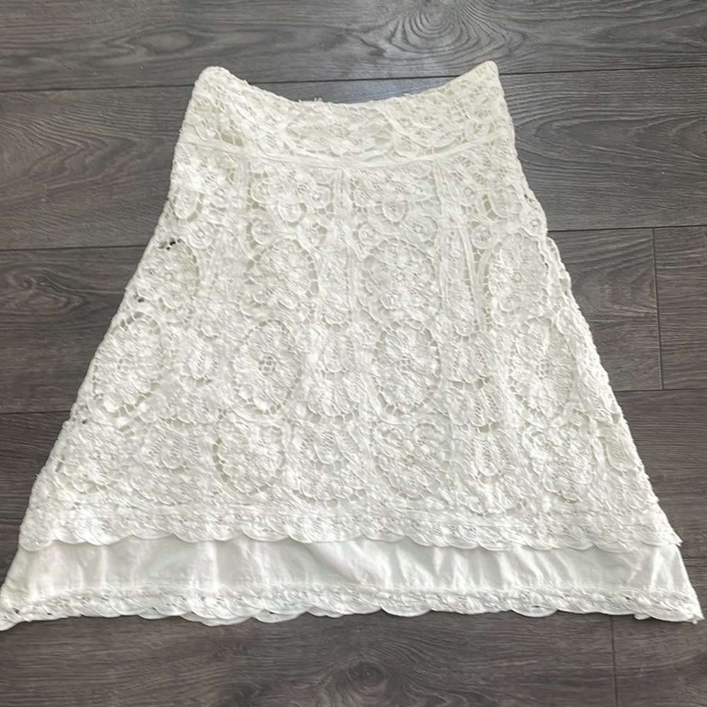 Banana Republic Eyelet Embroidery and cotton Skirt size 6